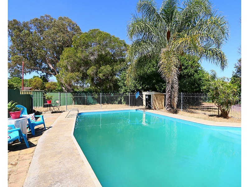 8 Mills Road West, Martin WA 6110