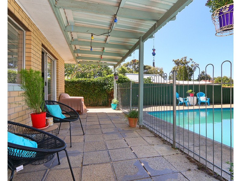 8 Mills Road West, Martin WA 6110