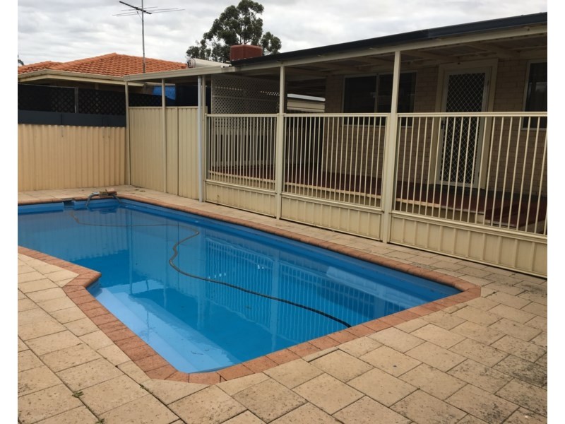 10 Malu Court, Camillo WA 6111