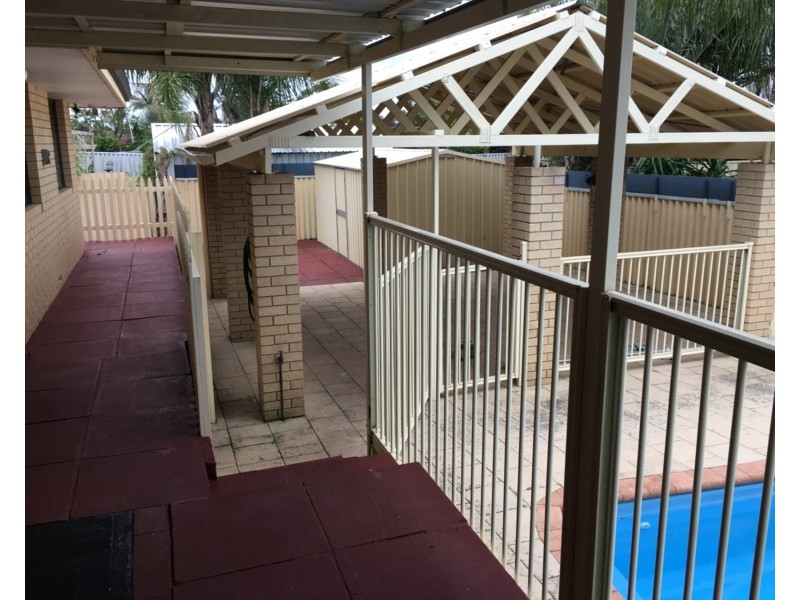 10 Malu Court, Camillo WA 6111
