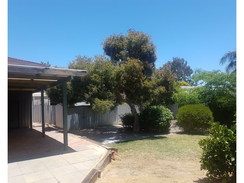 24 Isdell Place, Gosnells WA 6110