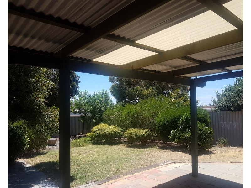 24 Isdell Place, Gosnells WA 6110