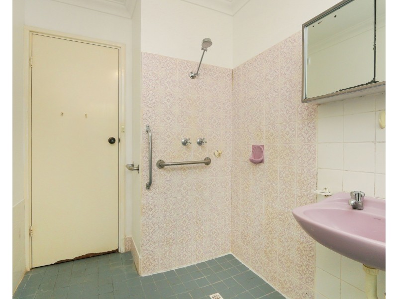 13 Nutley Street, Maddington WA 6109