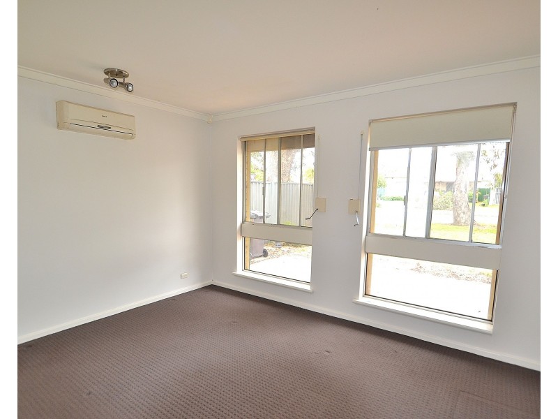 84 James Street, Gosnells WA 6110