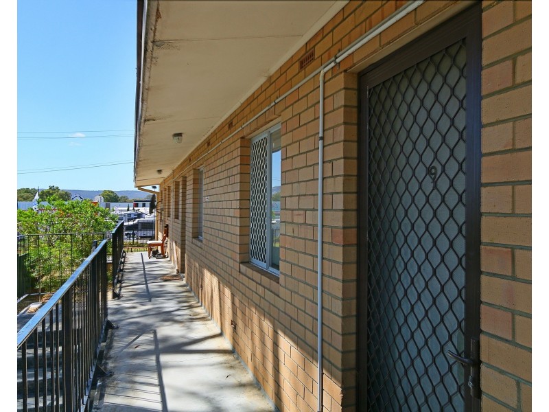 9/2 Dalziell Street, Maddington WA 6109