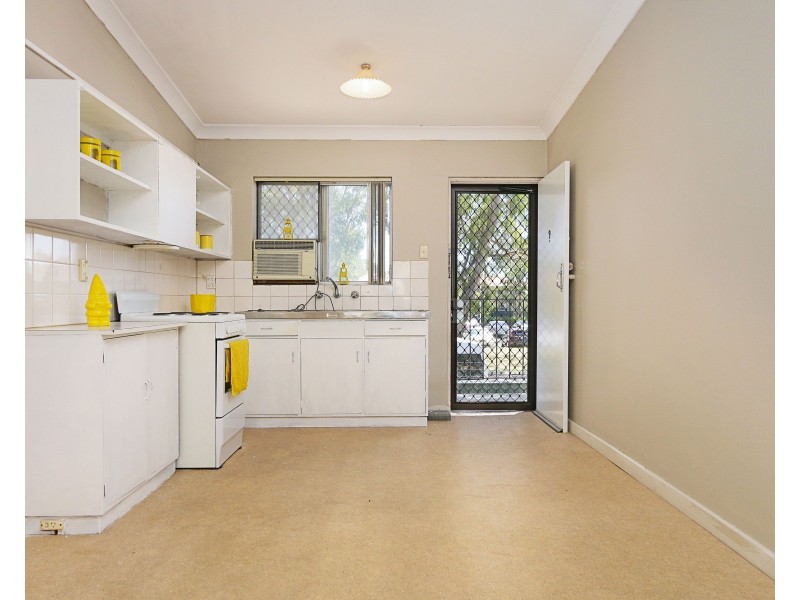 9/2 Dalziell Street, Maddington WA 6109