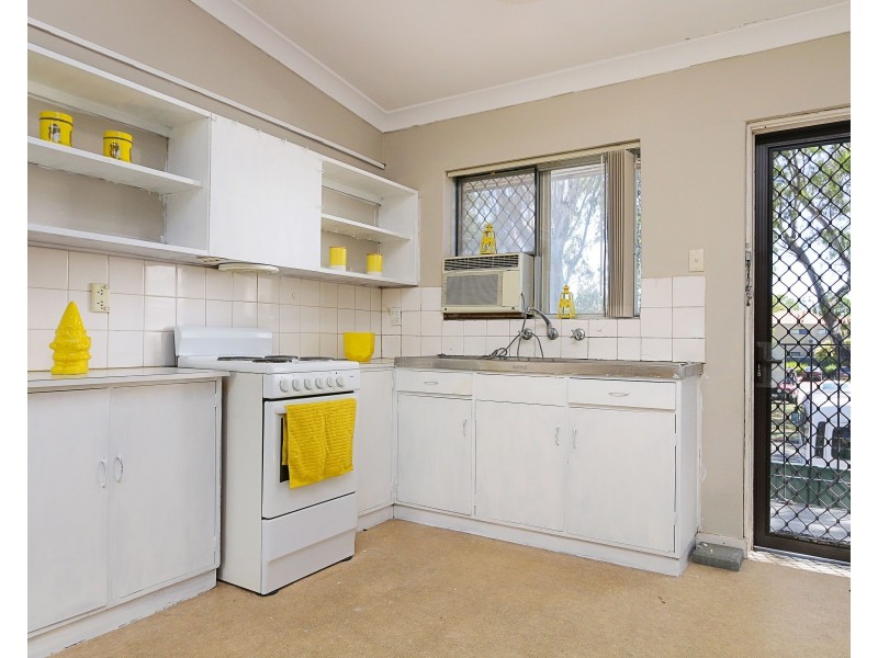 9/2 Dalziell Street, Maddington WA 6109