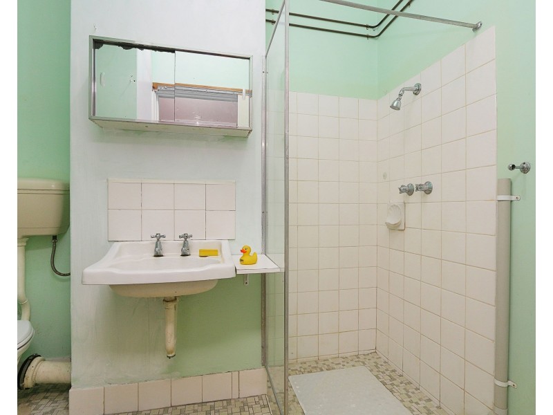 9/2 Dalziell Street, Maddington WA 6109