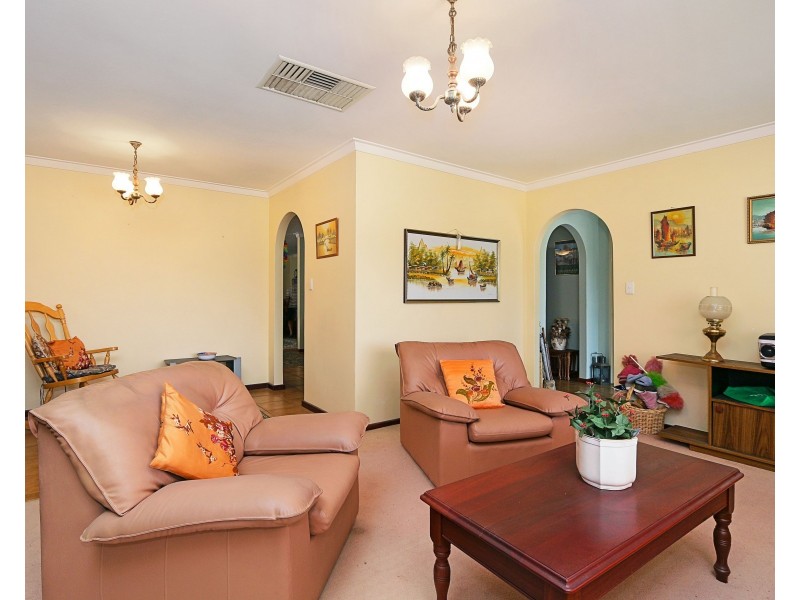 36 Willow Way, Maddington WA 6109