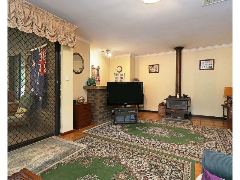 36 Willow Way, Maddington WA 6109