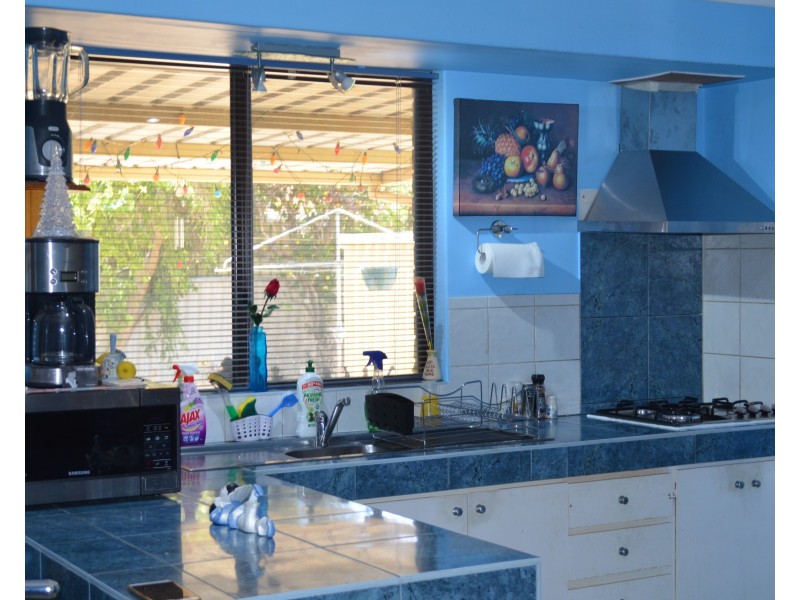 14 Rangeview Court, Maddington WA 6109