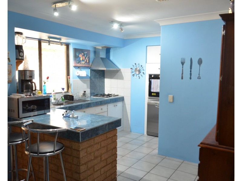 14 Rangeview Court, Maddington WA 6109