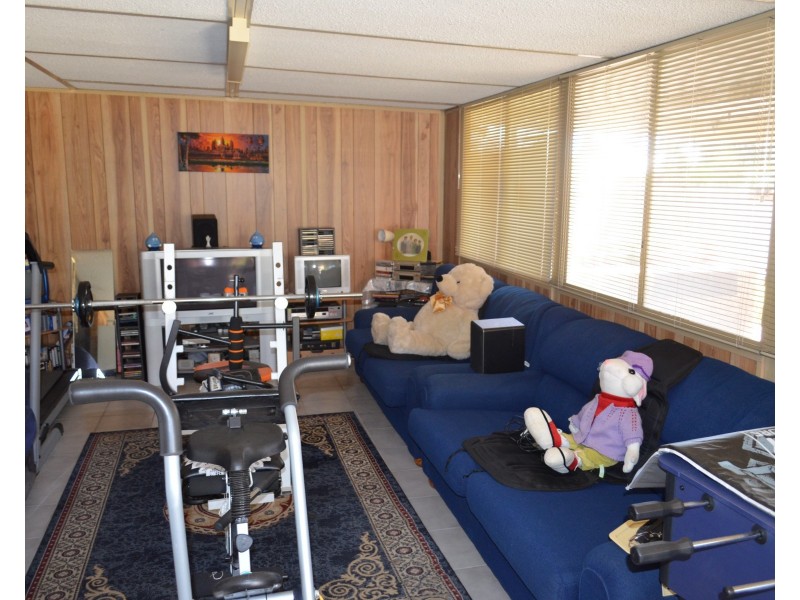 14 Rangeview Court, Maddington WA 6109