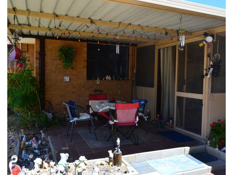 14 Rangeview Court, Maddington WA 6109