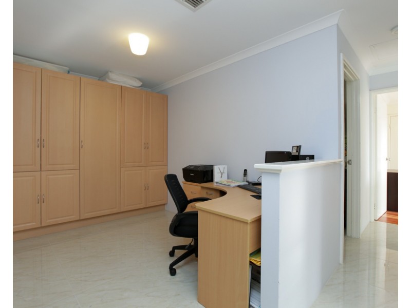 10 Jenal Close, Gosnells WA 6110