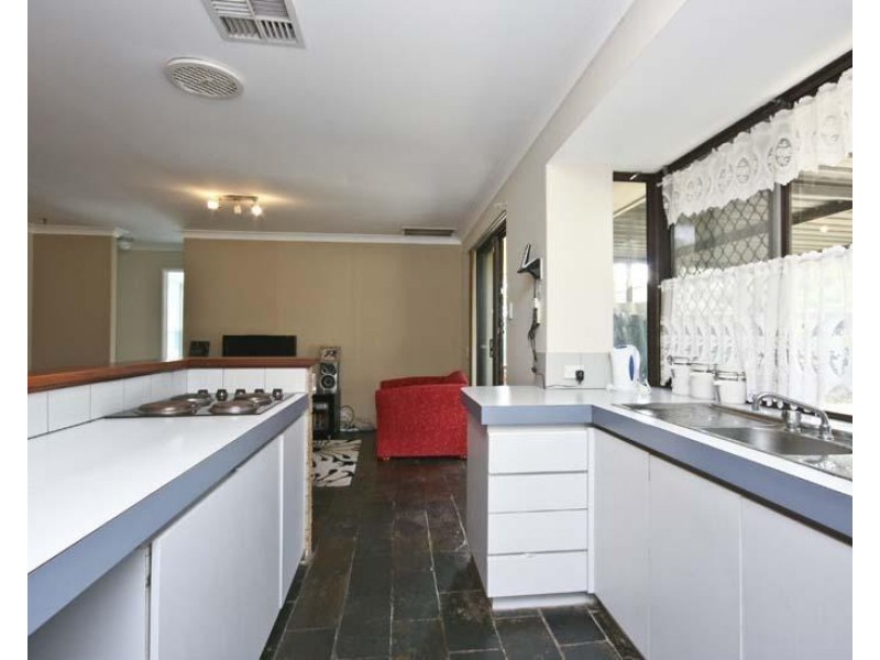 21 Aldworth Crescent, Gosnells WA 6110