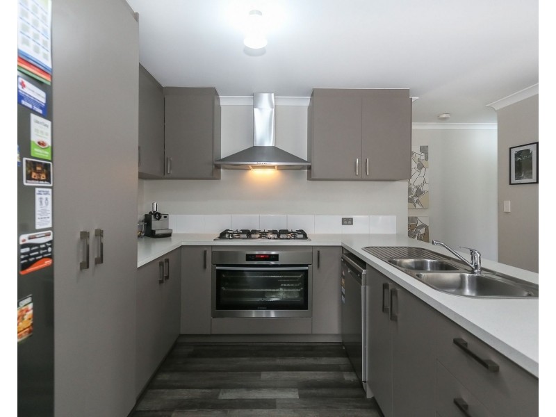 8 Dowitcher Loop, Gosnells WA 6110