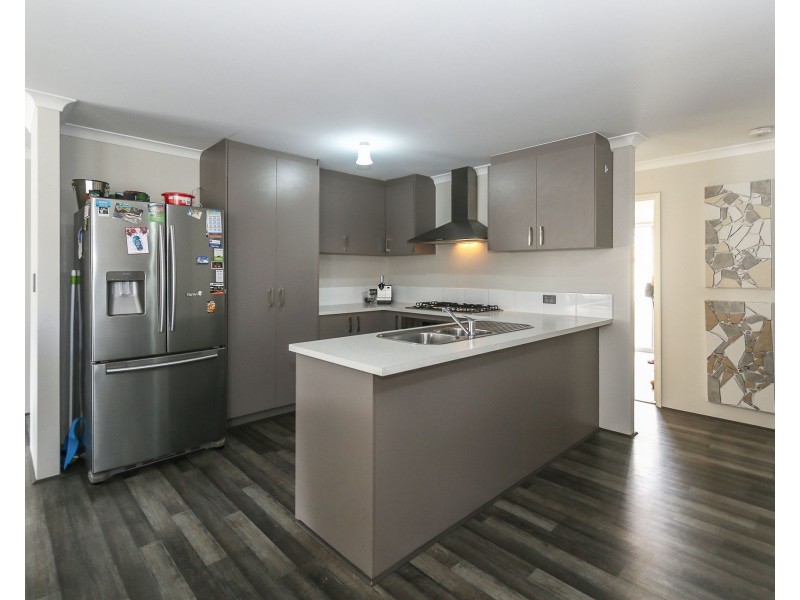 8 Dowitcher Loop, Gosnells WA 6110