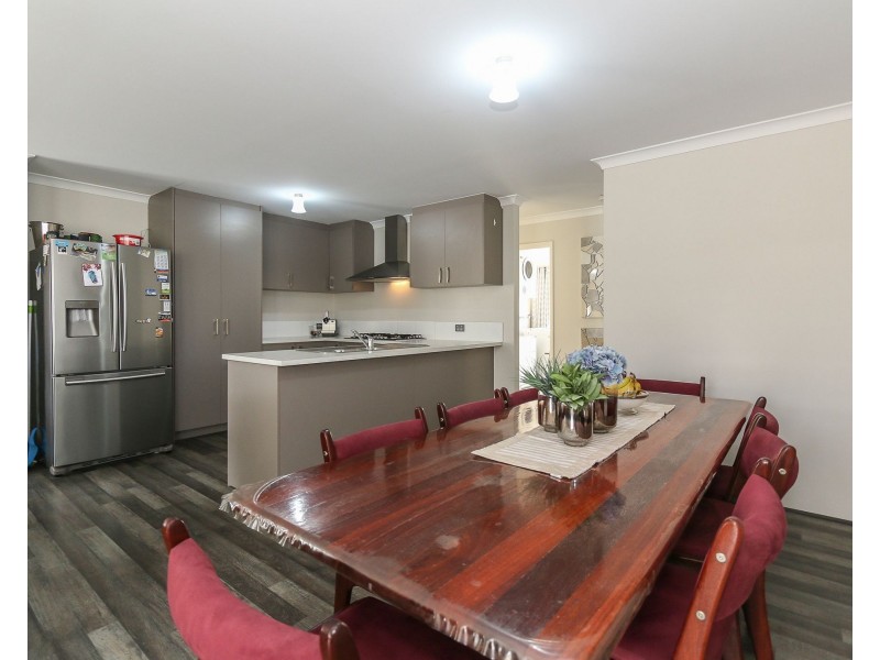 8 Dowitcher Loop, Gosnells WA 6110