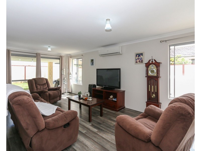 8 Dowitcher Loop, Gosnells WA 6110