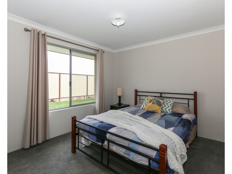 8 Dowitcher Loop, Gosnells WA 6110