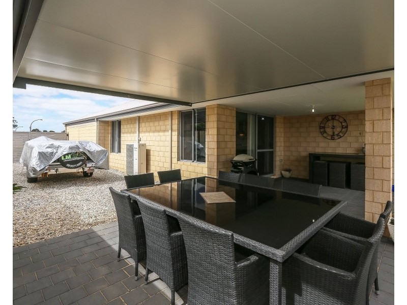 8 Dowitcher Loop, Gosnells WA 6110