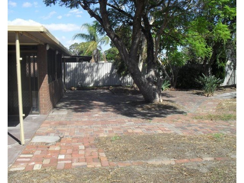 16 Gaskin Road, Kenwick WA 6107