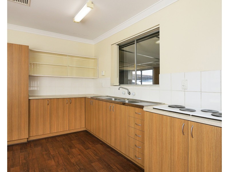 44 Thomas Street, Queens Park WA 6107