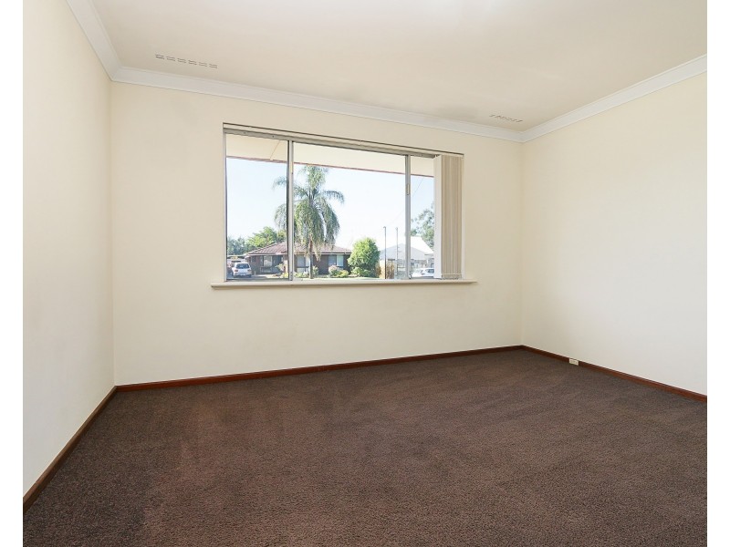 44 Thomas Street, Queens Park WA 6107