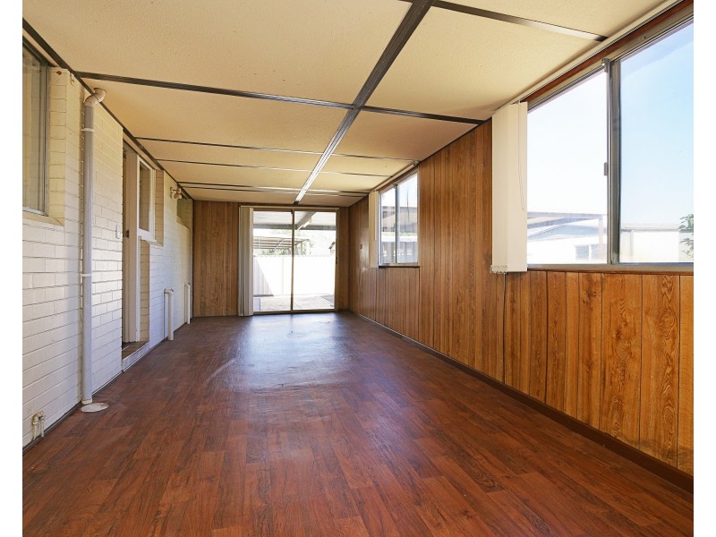 44 Thomas Street, Queens Park WA 6107