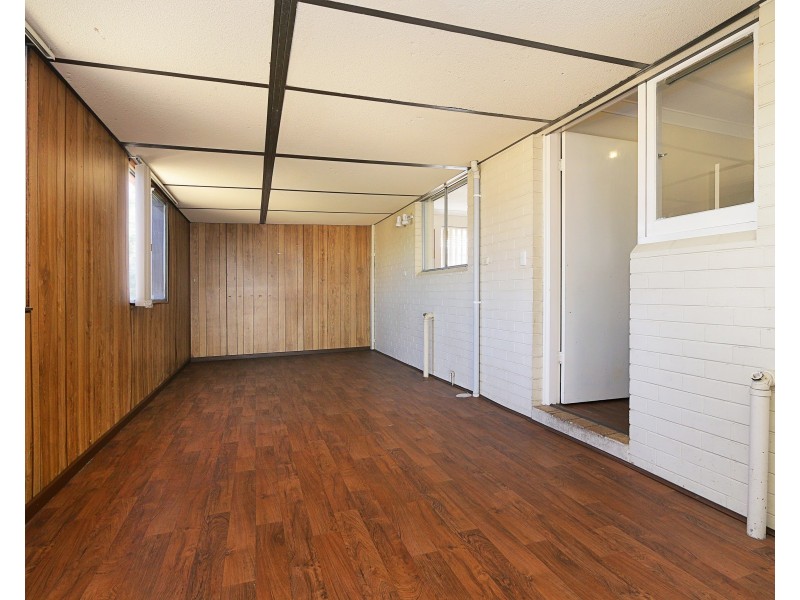 44 Thomas Street, Queens Park WA 6107