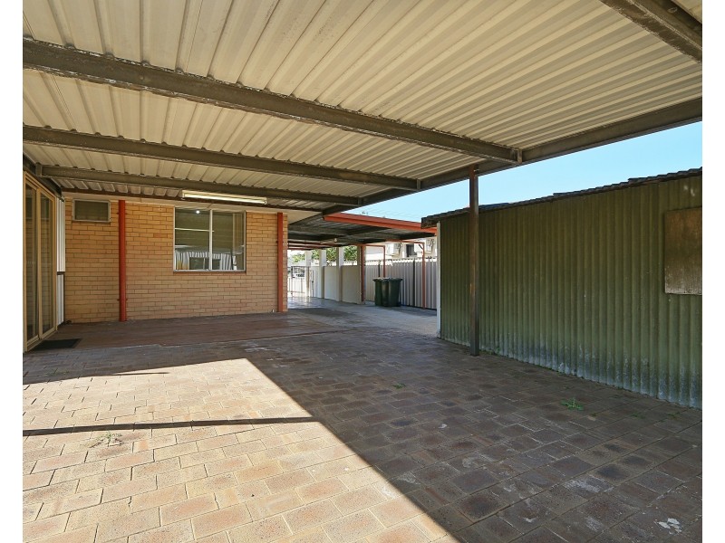 44 Thomas Street, Queens Park WA 6107