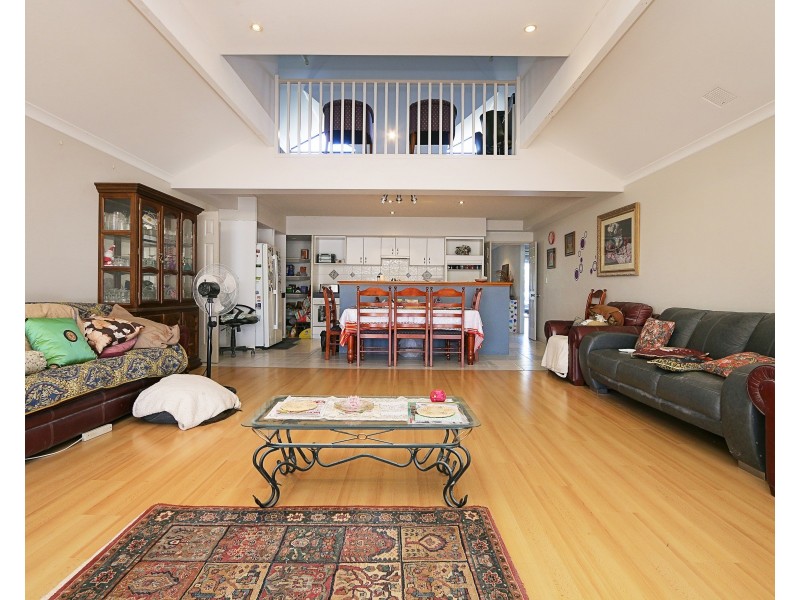 11 The Bridgeway, Canning Vale WA 6155