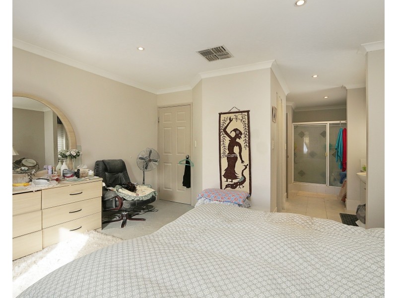 11 The Bridgeway, Canning Vale WA 6155