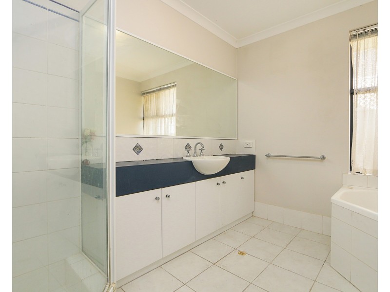 11 The Bridgeway, Canning Vale WA 6155