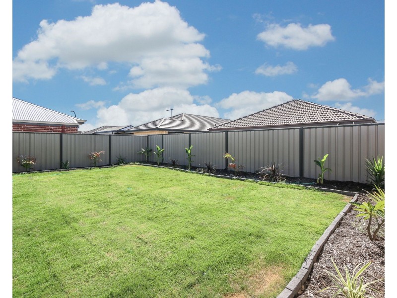 21 Sansimeon Boulevard, Byford WA 6122