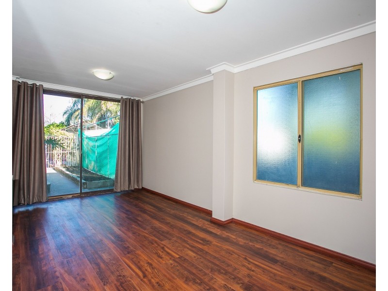 12 Cowan Street, Maddington WA 6109