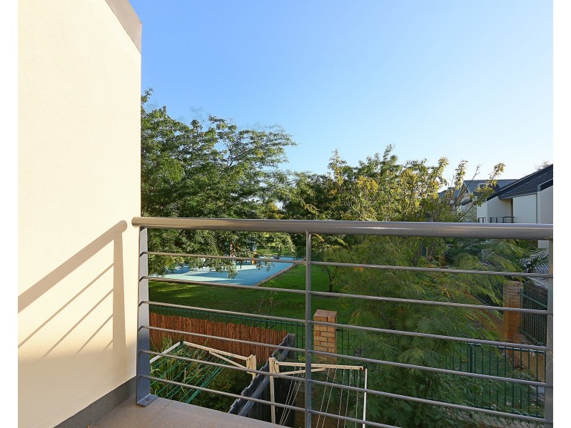 20/22 Gochean Avenue, Bentley WA 6102