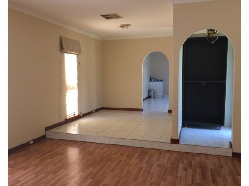 16 Olga Road, Maddington WA 6109