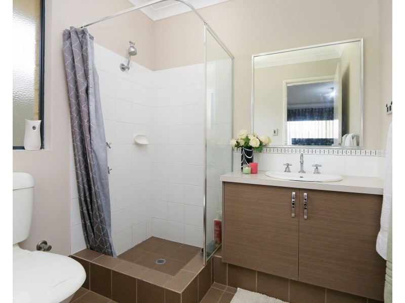 31 Retchford Way, Queens Park WA 6107