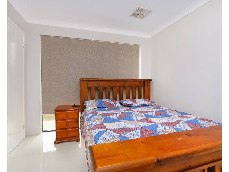 31 Retchford Way, Queens Park WA 6107