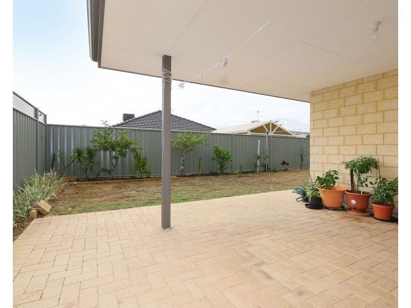 31 Retchford Way, Queens Park WA 6107