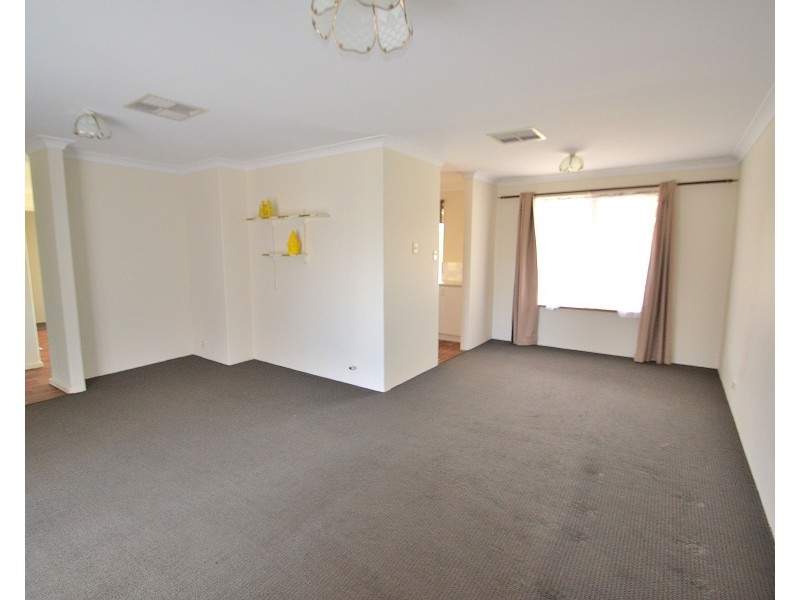 45 Ravenscroft Way, Kelmscott WA 6111