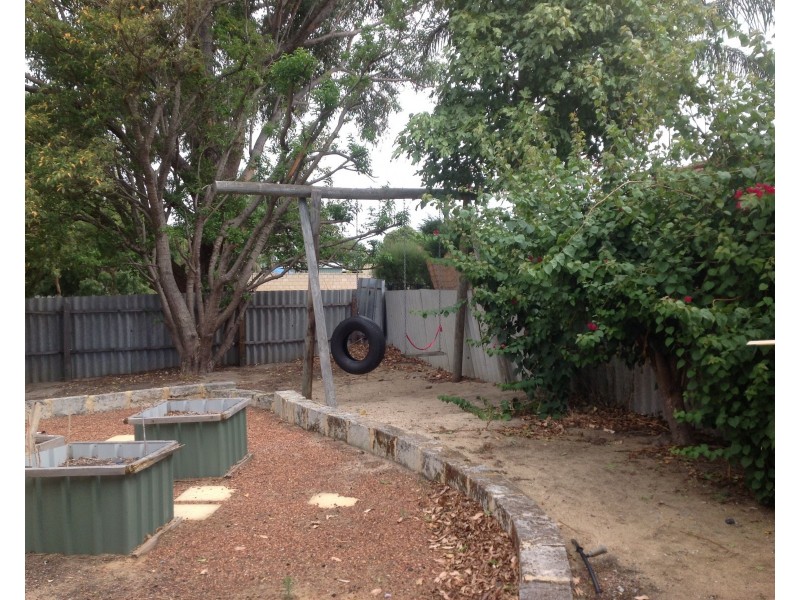 1 Jubilee Road, Forrestfield WA 6058