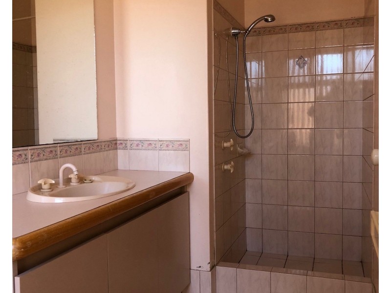 16 Waterway Cove, Seville Grove WA 6112