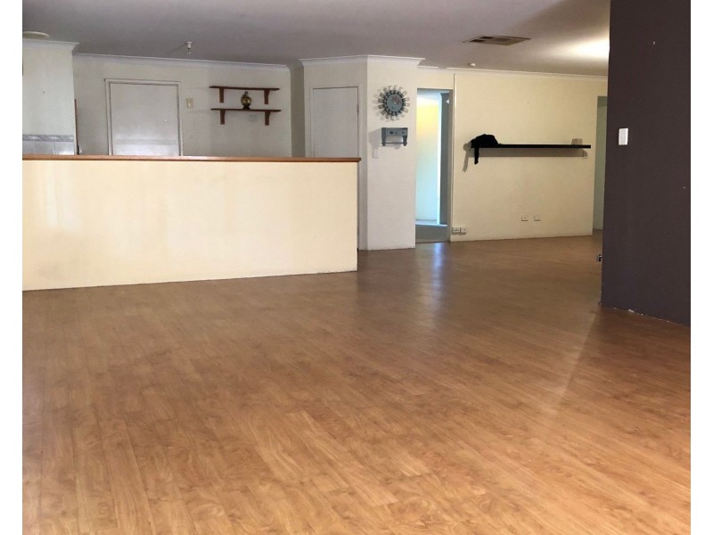 16 Waterway Cove, Seville Grove WA 6112