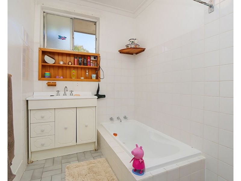 8 Mills Road West, Martin WA 6110