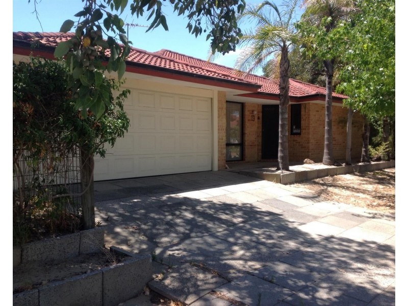 19 Carpenteria Crescent, Kenwick WA 6107