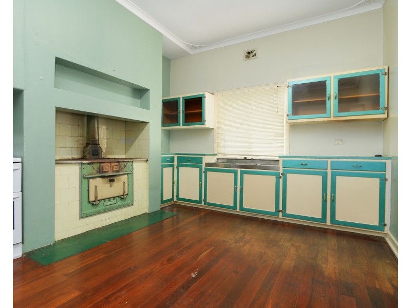 2008 Albany Highway, Maddington WA 6109