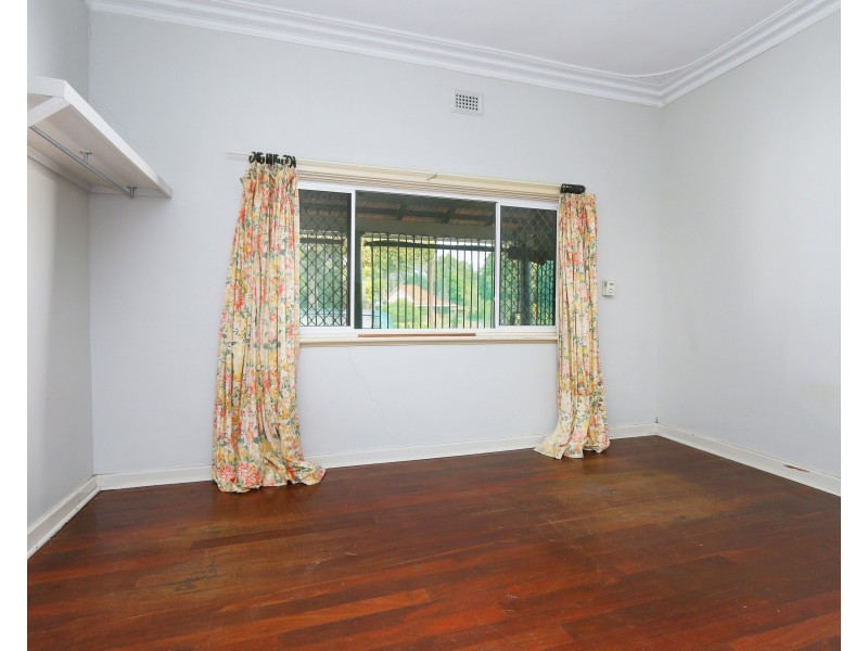 2008 Albany Highway, Maddington WA 6109